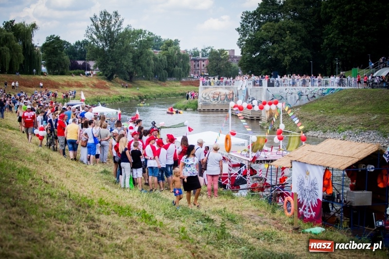 Zdjęcie w galerii na portalu naszraciborz.pl: Marszałek Józef Piłsudski i jego zaginiony legion na biało-czerwonym Pływadle 2018  wiadomości z regionu
