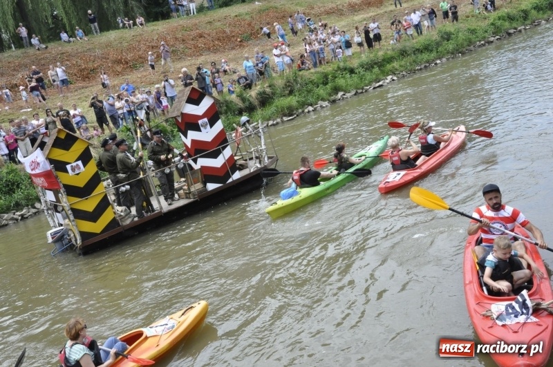 Zdjęcie w galerii na portalu naszraciborz.pl: Marszałek Józef Piłsudski i jego zaginiony legion na biało-czerwonym Pływadle 2018  wiadomości z regionu