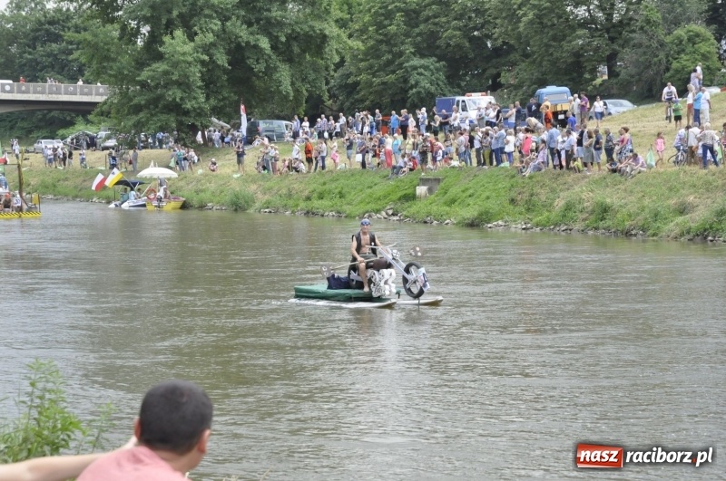 Zdjęcie w galerii na portalu naszraciborz.pl: Marszałek Józef Piłsudski i jego zaginiony legion na biało-czerwonym Pływadle 2018  wiadomości z regionu