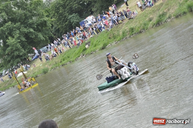 Zdjęcie w galerii na portalu naszraciborz.pl: Marszałek Józef Piłsudski i jego zaginiony legion na biało-czerwonym Pływadle 2018  wiadomości z regionu