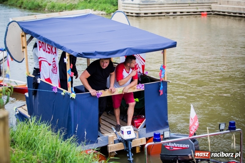 Zdjęcie w galerii na portalu naszraciborz.pl: Marszałek Józef Piłsudski i jego zaginiony legion na biało-czerwonym Pływadle 2018  wiadomości z regionu