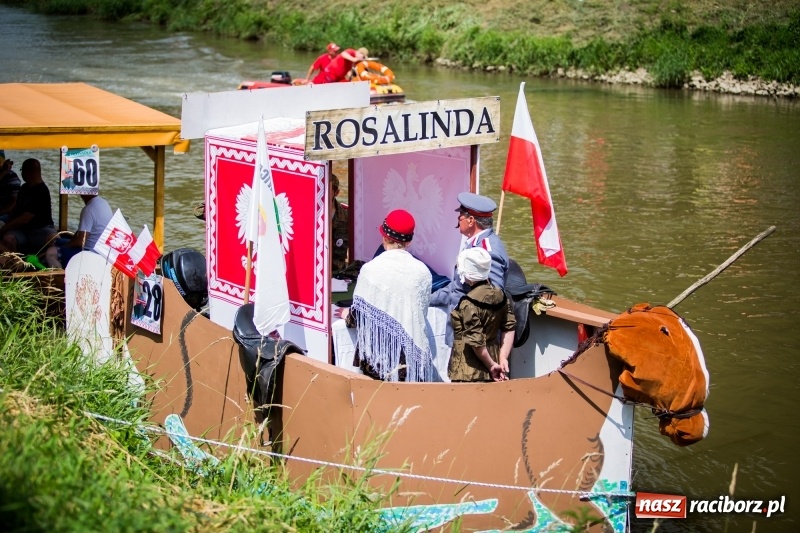 Zdjęcie w galerii na portalu naszraciborz.pl: Marszałek Józef Piłsudski i jego zaginiony legion na biało-czerwonym Pływadle 2018  wiadomości z regionu