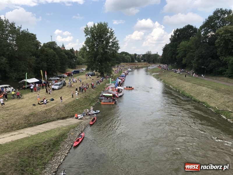 Zdjęcie w galerii na portalu naszraciborz.pl: Marszałek Józef Piłsudski i jego zaginiony legion na biało-czerwonym Pływadle 2018  wiadomości z regionu