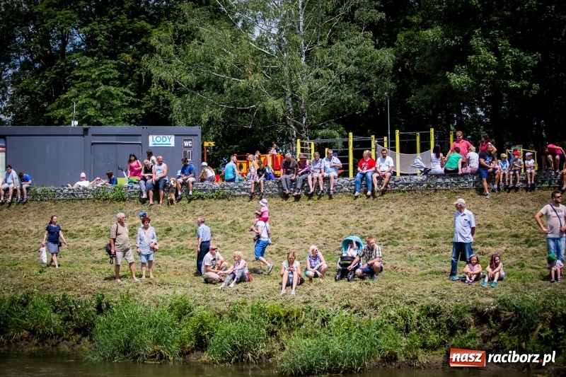 Zdjęcie w galerii na portalu naszraciborz.pl: Marszałek Józef Piłsudski i jego zaginiony legion na biało-czerwonym Pływadle 2018  wiadomości z regionu