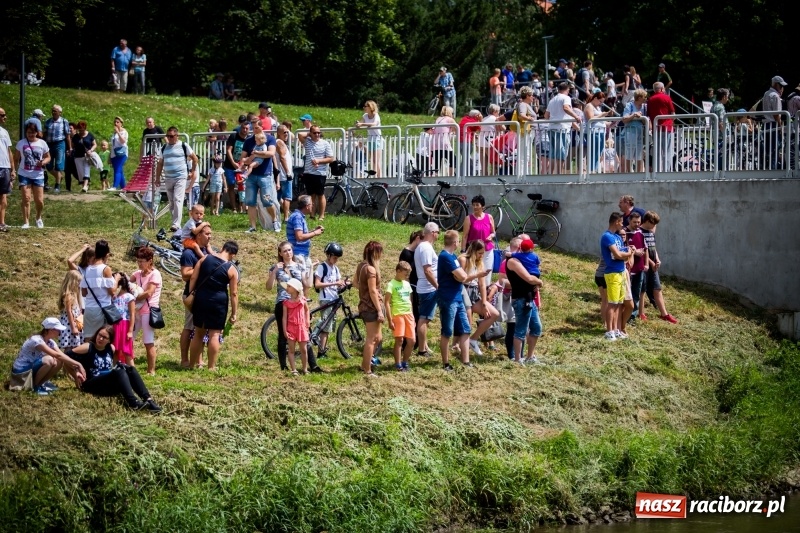 Zdjęcie w galerii na portalu naszraciborz.pl: Marszałek Józef Piłsudski i jego zaginiony legion na biało-czerwonym Pływadle 2018  wiadomości z regionu