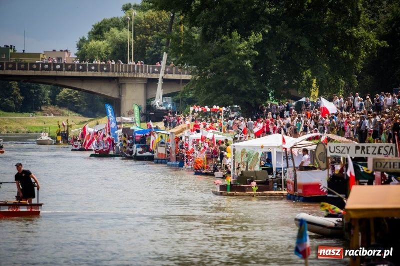 Zdjęcie w galerii na portalu naszraciborz.pl: Marszałek Józef Piłsudski i jego zaginiony legion na biało-czerwonym Pływadle 2018  wiadomości z regionu