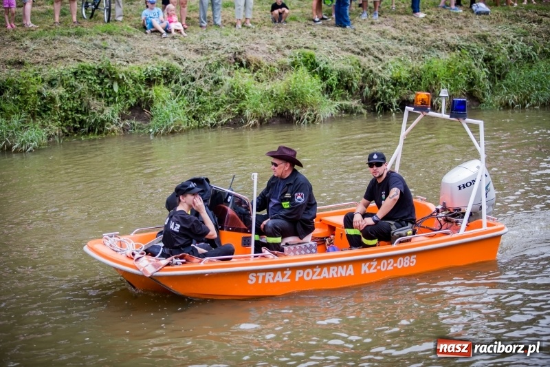 Zdjęcie w galerii na portalu naszraciborz.pl: Marszałek Józef Piłsudski i jego zaginiony legion na biało-czerwonym Pływadle 2018  wiadomości z regionu