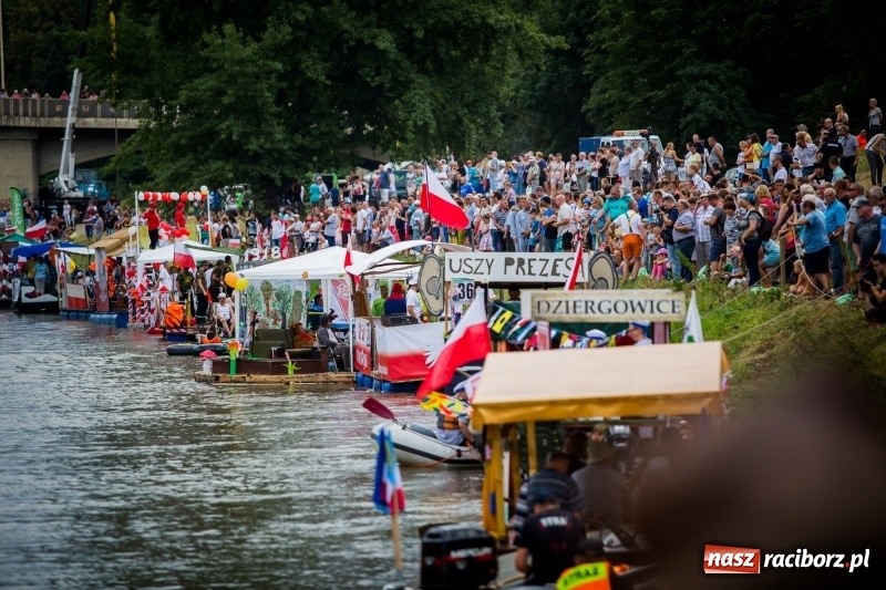 Zdjęcie w galerii na portalu naszraciborz.pl: Marszałek Józef Piłsudski i jego zaginiony legion na biało-czerwonym Pływadle 2018  wiadomości z regionu
