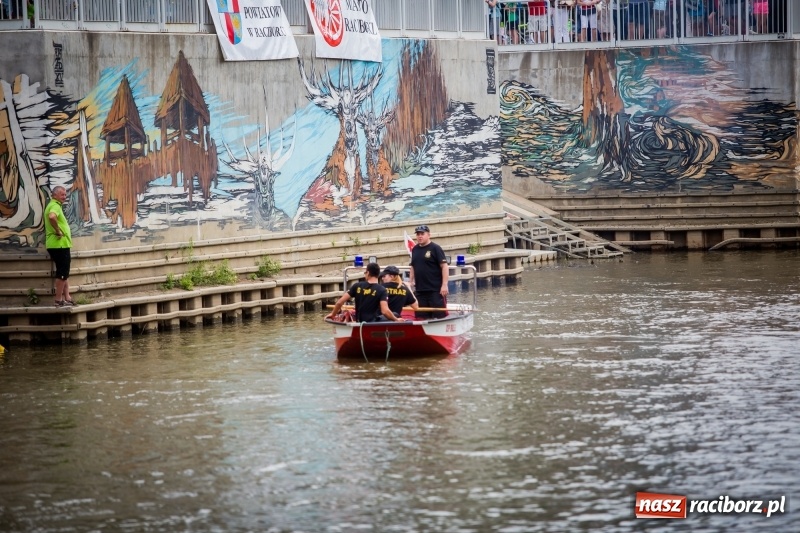 Zdjęcie w galerii na portalu naszraciborz.pl: Marszałek Józef Piłsudski i jego zaginiony legion na biało-czerwonym Pływadle 2018  wiadomości z regionu