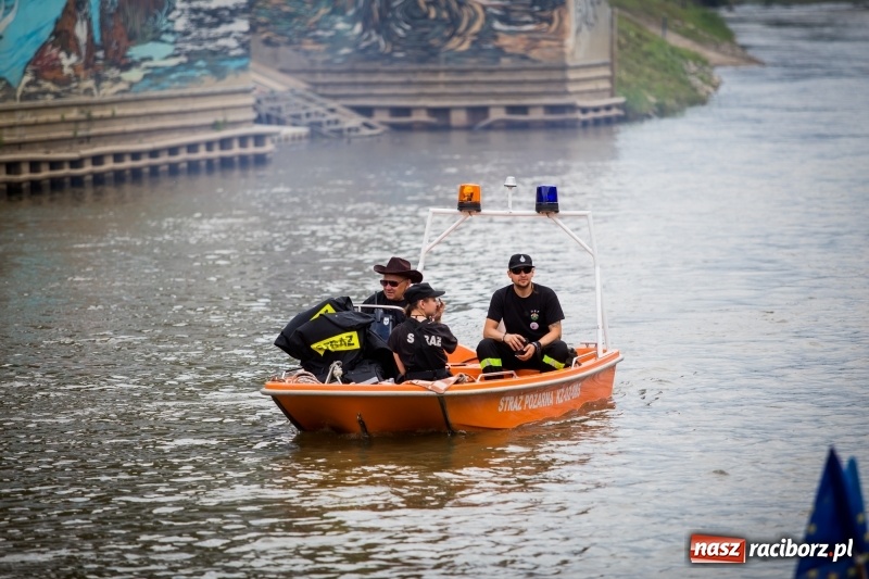 Zdjęcie w galerii na portalu naszraciborz.pl: Marszałek Józef Piłsudski i jego zaginiony legion na biało-czerwonym Pływadle 2018  wiadomości z regionu