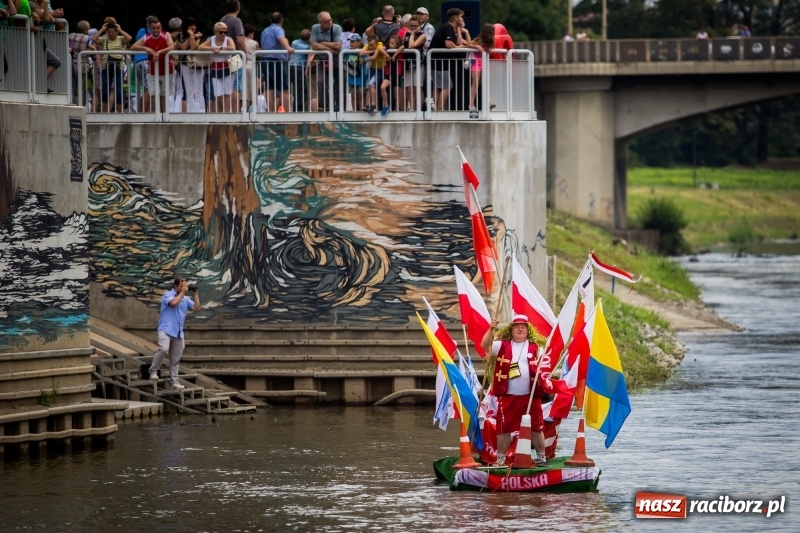 Zdjęcie w galerii na portalu naszraciborz.pl: Marszałek Józef Piłsudski i jego zaginiony legion na biało-czerwonym Pływadle 2018  wiadomości z regionu