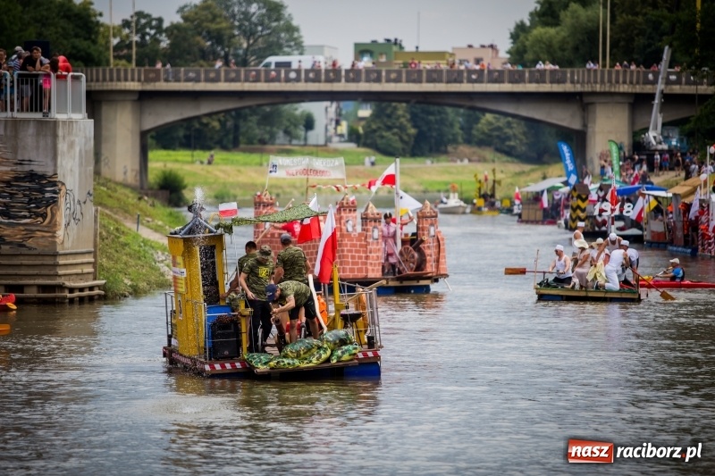 Zdjęcie w galerii na portalu naszraciborz.pl: Marszałek Józef Piłsudski i jego zaginiony legion na biało-czerwonym Pływadle 2018  wiadomości z regionu