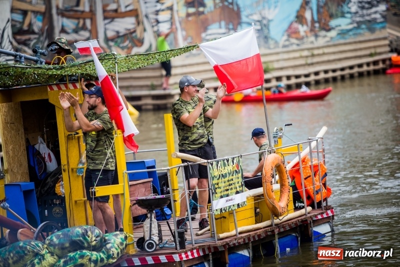 Zdjęcie w galerii na portalu naszraciborz.pl: Marszałek Józef Piłsudski i jego zaginiony legion na biało-czerwonym Pływadle 2018  wiadomości z regionu