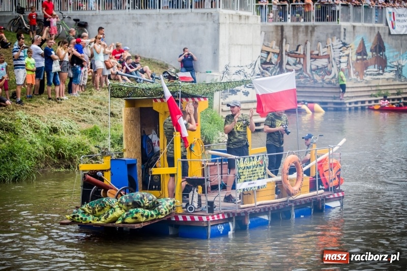 Zdjęcie w galerii na portalu naszraciborz.pl: Marszałek Józef Piłsudski i jego zaginiony legion na biało-czerwonym Pływadle 2018  wiadomości z regionu