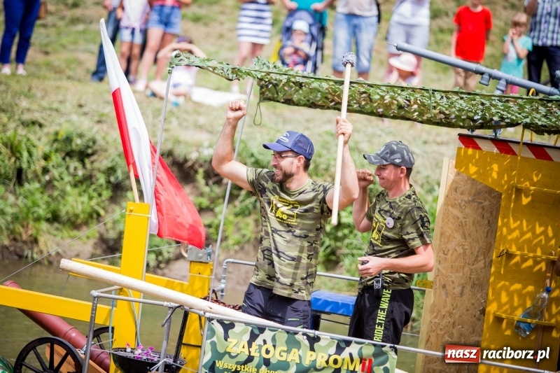 Zdjęcie w galerii na portalu naszraciborz.pl: Marszałek Józef Piłsudski i jego zaginiony legion na biało-czerwonym Pływadle 2018  wiadomości z regionu