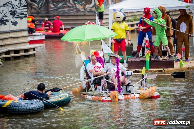 Zdjęcie w galerii na portalu naszraciborz.pl: Marszałek Józef Piłsudski i jego zaginiony legion na biało-czerwonym Pływadle 2018  wiadomości z regionu