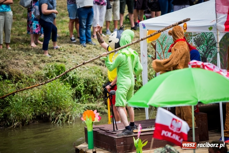 Zdjęcie w galerii na portalu naszraciborz.pl: Marszałek Józef Piłsudski i jego zaginiony legion na biało-czerwonym Pływadle 2018  wiadomości z regionu