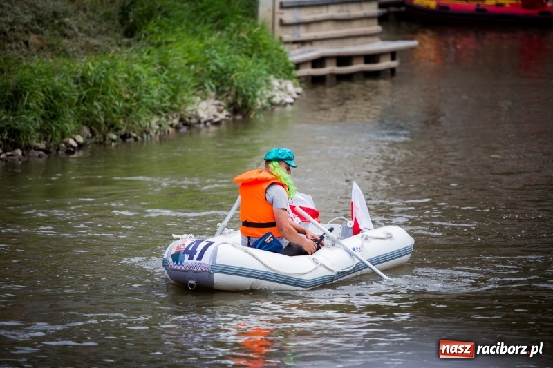 Zdjęcie w galerii na portalu naszraciborz.pl: Marszałek Józef Piłsudski i jego zaginiony legion na biało-czerwonym Pływadle 2018  wiadomości z regionu