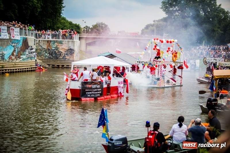 Zdjęcie w galerii na portalu naszraciborz.pl: Marszałek Józef Piłsudski i jego zaginiony legion na biało-czerwonym Pływadle 2018  wiadomości z regionu