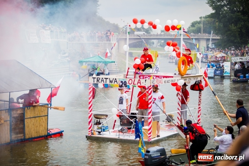 Zdjęcie w galerii na portalu naszraciborz.pl: Marszałek Józef Piłsudski i jego zaginiony legion na biało-czerwonym Pływadle 2018  wiadomości z regionu