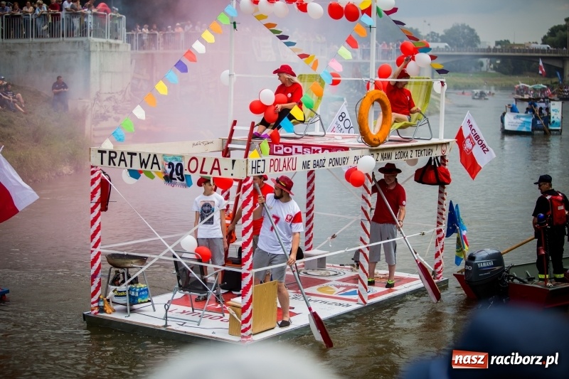 Zdjęcie w galerii na portalu naszraciborz.pl: Marszałek Józef Piłsudski i jego zaginiony legion na biało-czerwonym Pływadle 2018  wiadomości z regionu
