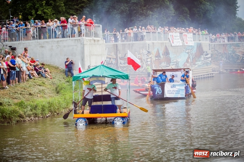 Zdjęcie w galerii na portalu naszraciborz.pl: Marszałek Józef Piłsudski i jego zaginiony legion na biało-czerwonym Pływadle 2018  wiadomości z regionu
