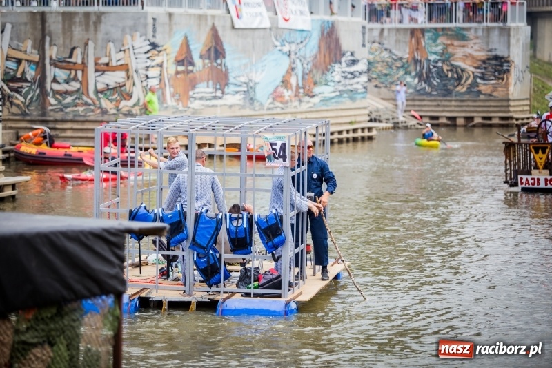 Zdjęcie w galerii na portalu naszraciborz.pl: Marszałek Józef Piłsudski i jego zaginiony legion na biało-czerwonym Pływadle 2018  wiadomości z regionu