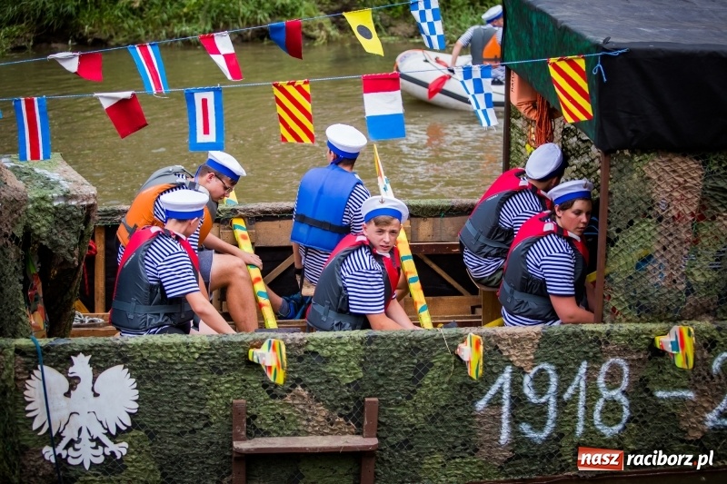 Zdjęcie w galerii na portalu naszraciborz.pl: Marszałek Józef Piłsudski i jego zaginiony legion na biało-czerwonym Pływadle 2018  wiadomości z regionu