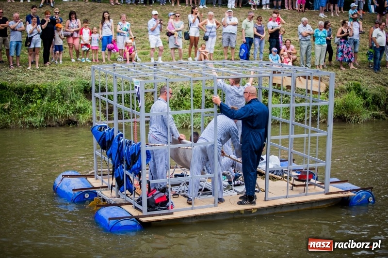 Zdjęcie w galerii na portalu naszraciborz.pl: Marszałek Józef Piłsudski i jego zaginiony legion na biało-czerwonym Pływadle 2018  wiadomości z regionu