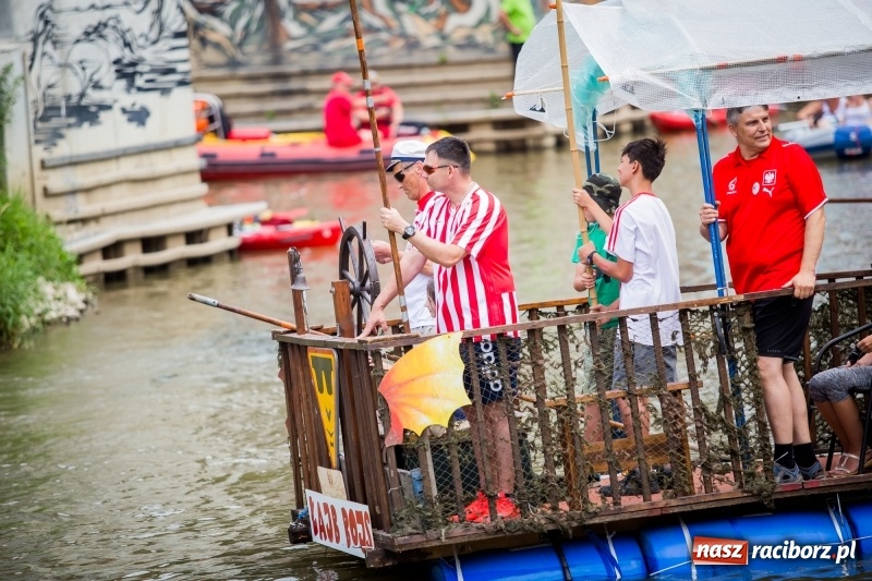 Zdjęcie w galerii na portalu naszraciborz.pl: Marszałek Józef Piłsudski i jego zaginiony legion na biało-czerwonym Pływadle 2018  wiadomości z regionu