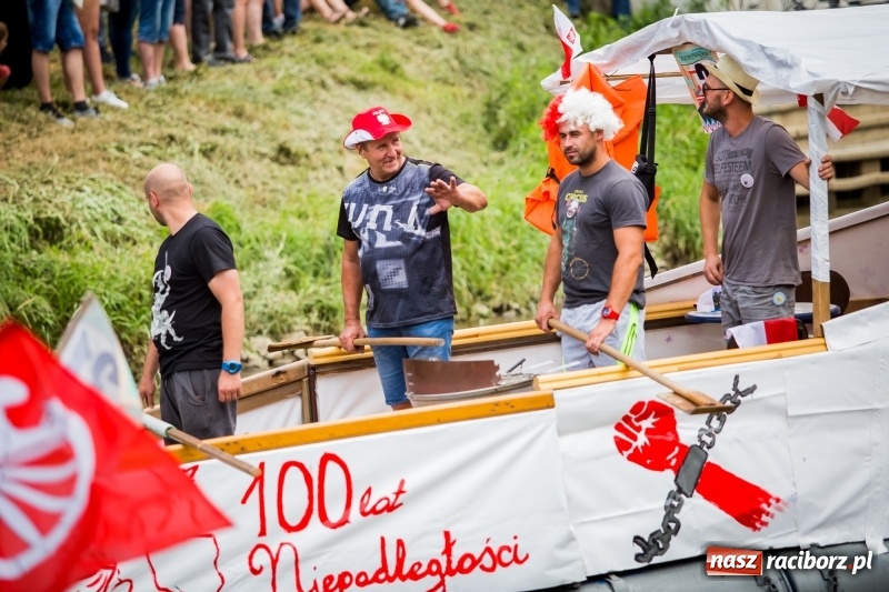 Zdjęcie w galerii na portalu naszraciborz.pl: Marszałek Józef Piłsudski i jego zaginiony legion na biało-czerwonym Pływadle 2018  wiadomości z regionu