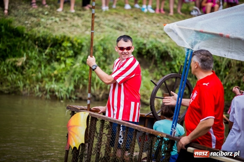 Zdjęcie w galerii na portalu naszraciborz.pl: Marszałek Józef Piłsudski i jego zaginiony legion na biało-czerwonym Pływadle 2018  wiadomości z regionu