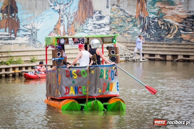 Zdjęcie w galerii na portalu naszraciborz.pl: Marszałek Józef Piłsudski i jego zaginiony legion na biało-czerwonym Pływadle 2018  wiadomości z regionu