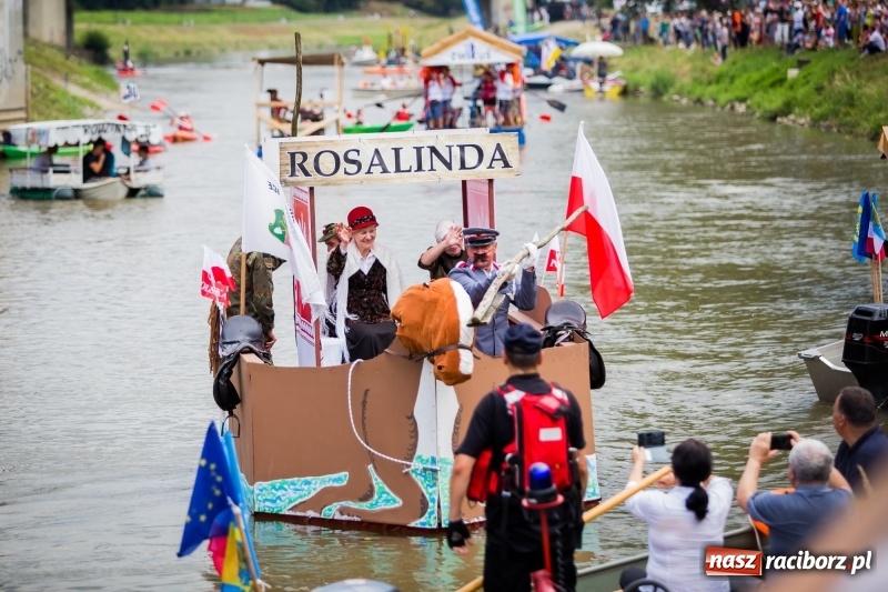 Zdjęcie w galerii na portalu naszraciborz.pl: Marszałek Józef Piłsudski i jego zaginiony legion na biało-czerwonym Pływadle 2018  wiadomości z regionu