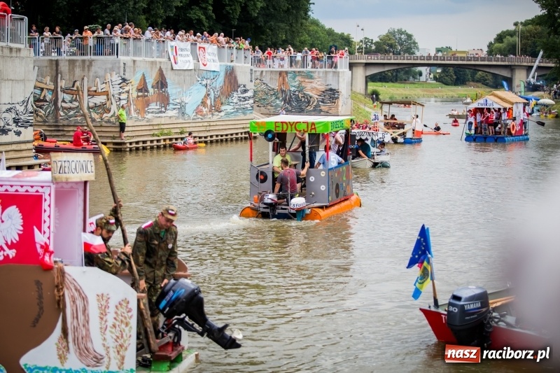 Zdjęcie w galerii na portalu naszraciborz.pl: Marszałek Józef Piłsudski i jego zaginiony legion na biało-czerwonym Pływadle 2018  wiadomości z regionu