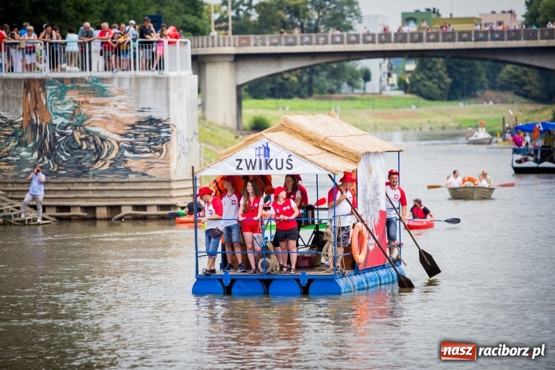Zdjęcie w galerii na portalu naszraciborz.pl: Marszałek Józef Piłsudski i jego zaginiony legion na biało-czerwonym Pływadle 2018  wiadomości z regionu