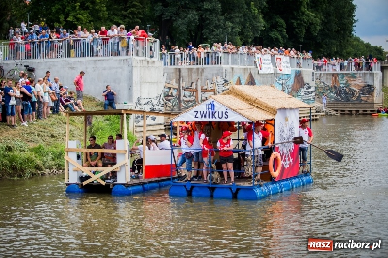Zdjęcie w galerii na portalu naszraciborz.pl: Marszałek Józef Piłsudski i jego zaginiony legion na biało-czerwonym Pływadle 2018  wiadomości z regionu