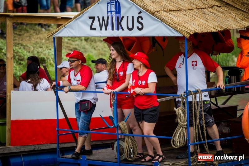 Zdjęcie w galerii na portalu naszraciborz.pl: Marszałek Józef Piłsudski i jego zaginiony legion na biało-czerwonym Pływadle 2018  wiadomości z regionu