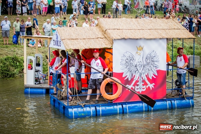 Zdjęcie w galerii na portalu naszraciborz.pl: Marszałek Józef Piłsudski i jego zaginiony legion na biało-czerwonym Pływadle 2018  wiadomości z regionu