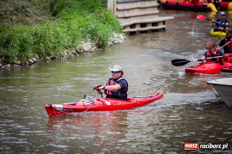 Zdjęcie w galerii na portalu naszraciborz.pl: Marszałek Józef Piłsudski i jego zaginiony legion na biało-czerwonym Pływadle 2018  wiadomości z regionu