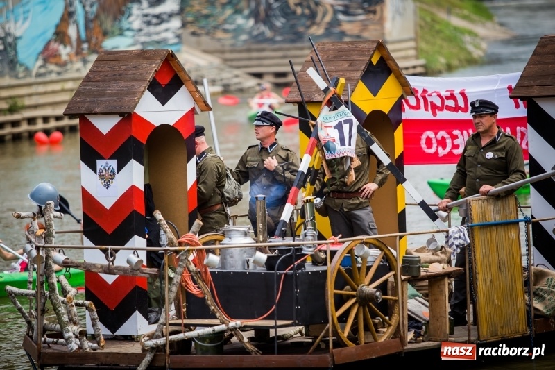 Zdjęcie w galerii na portalu naszraciborz.pl: Marszałek Józef Piłsudski i jego zaginiony legion na biało-czerwonym Pływadle 2018  wiadomości z regionu