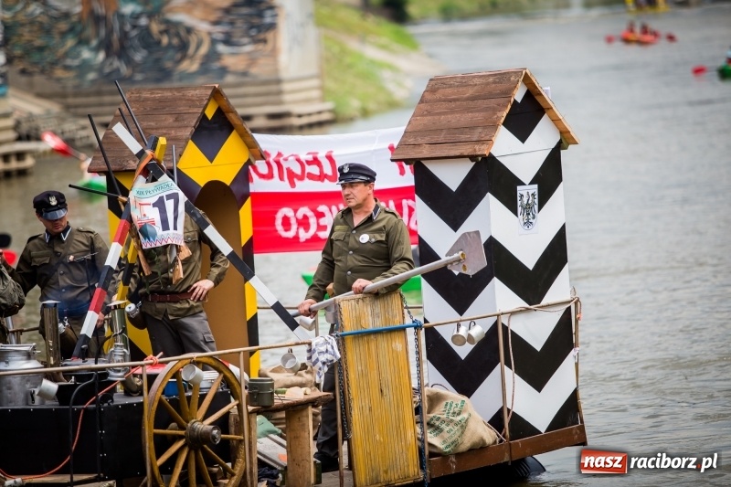 Zdjęcie w galerii na portalu naszraciborz.pl: Marszałek Józef Piłsudski i jego zaginiony legion na biało-czerwonym Pływadle 2018  wiadomości z regionu