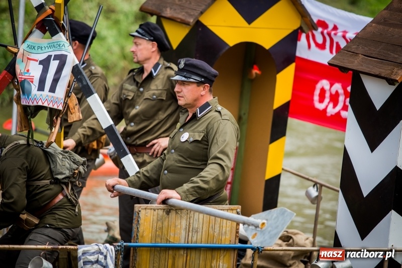 Zdjęcie w galerii na portalu naszraciborz.pl: Marszałek Józef Piłsudski i jego zaginiony legion na biało-czerwonym Pływadle 2018  wiadomości z regionu