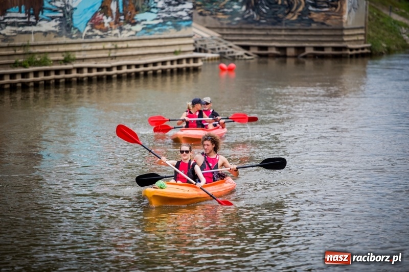 Zdjęcie w galerii na portalu naszraciborz.pl: Marszałek Józef Piłsudski i jego zaginiony legion na biało-czerwonym Pływadle 2018  wiadomości z regionu