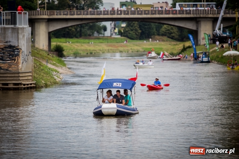 Zdjęcie w galerii na portalu naszraciborz.pl: Marszałek Józef Piłsudski i jego zaginiony legion na biało-czerwonym Pływadle 2018  wiadomości z regionu