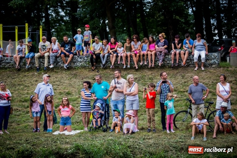 Zdjęcie w galerii na portalu naszraciborz.pl: Marszałek Józef Piłsudski i jego zaginiony legion na biało-czerwonym Pływadle 2018  wiadomości z regionu
