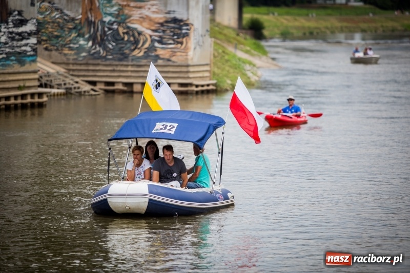Zdjęcie w galerii na portalu naszraciborz.pl: Marszałek Józef Piłsudski i jego zaginiony legion na biało-czerwonym Pływadle 2018  wiadomości z regionu