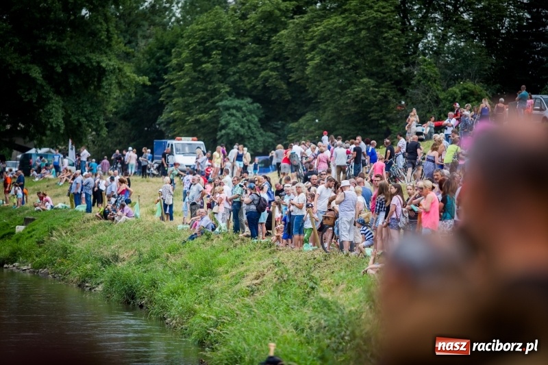 Zdjęcie w galerii na portalu naszraciborz.pl: Marszałek Józef Piłsudski i jego zaginiony legion na biało-czerwonym Pływadle 2018  wiadomości z regionu
