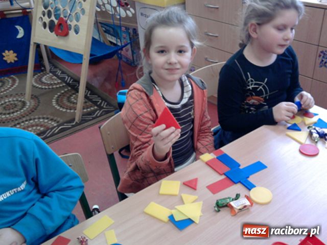 Zdjęcie w galerii na portalu naszraciborz.pl: Pierwszaki w projekcie wiadomości z regionu