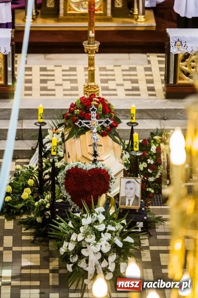 Zdjęcie w galerii na portalu naszraciborz.pl: Ostatnie pożegnanie śp. Henryka Zdrzałka wiadomości z regionu